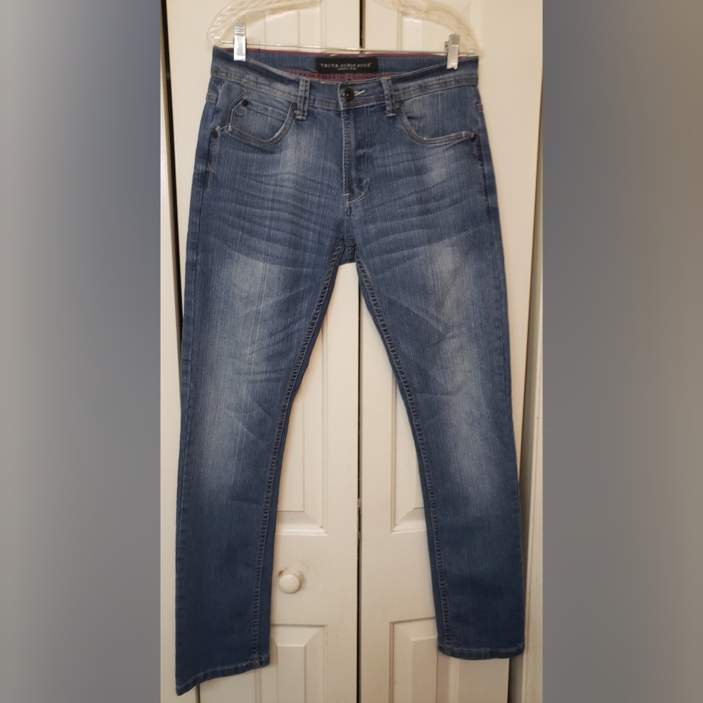 Truth Substance Common Sense Straight Leg Jeans 32